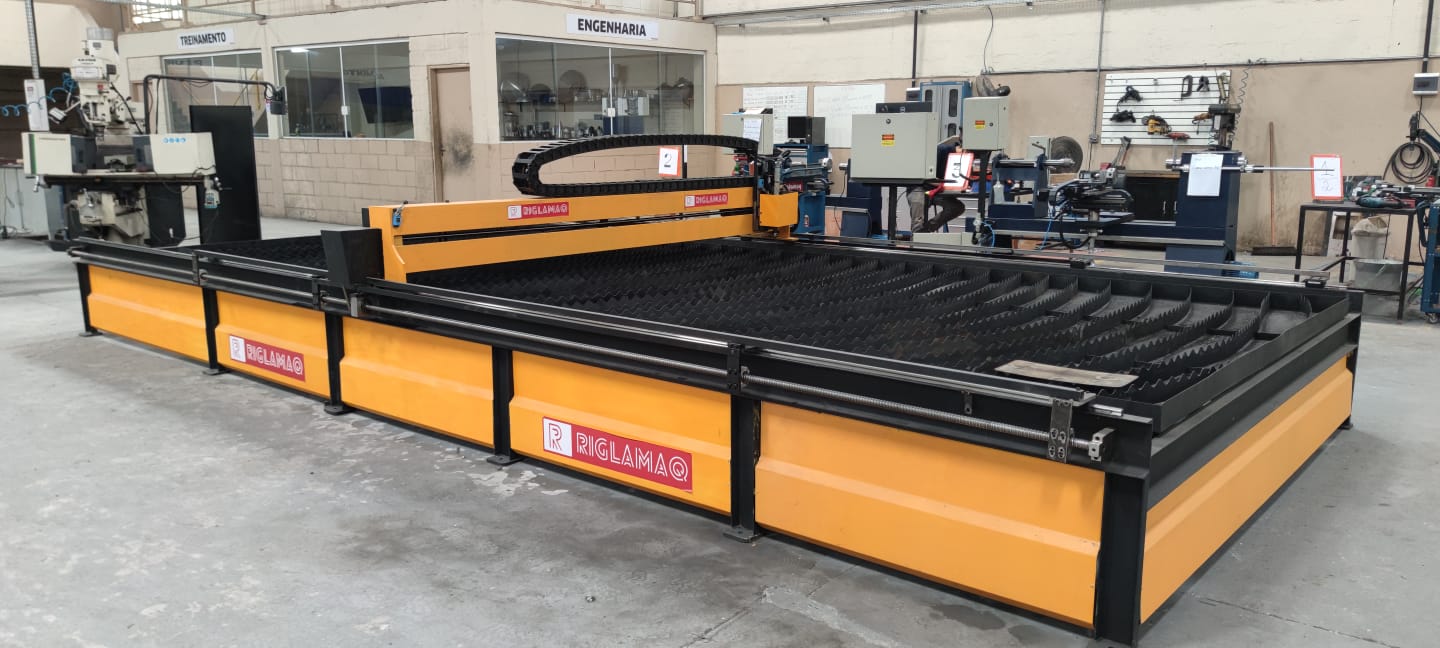 Corte Plasma CNC Riglamaq - Vista lateral