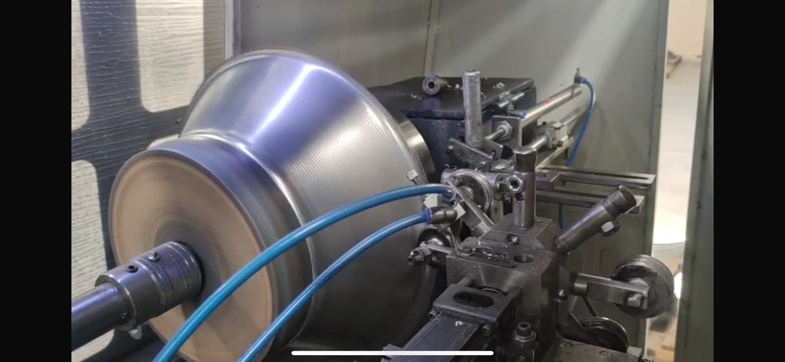 Torno Repuxo CNC R-350 - Detalhe do mandril